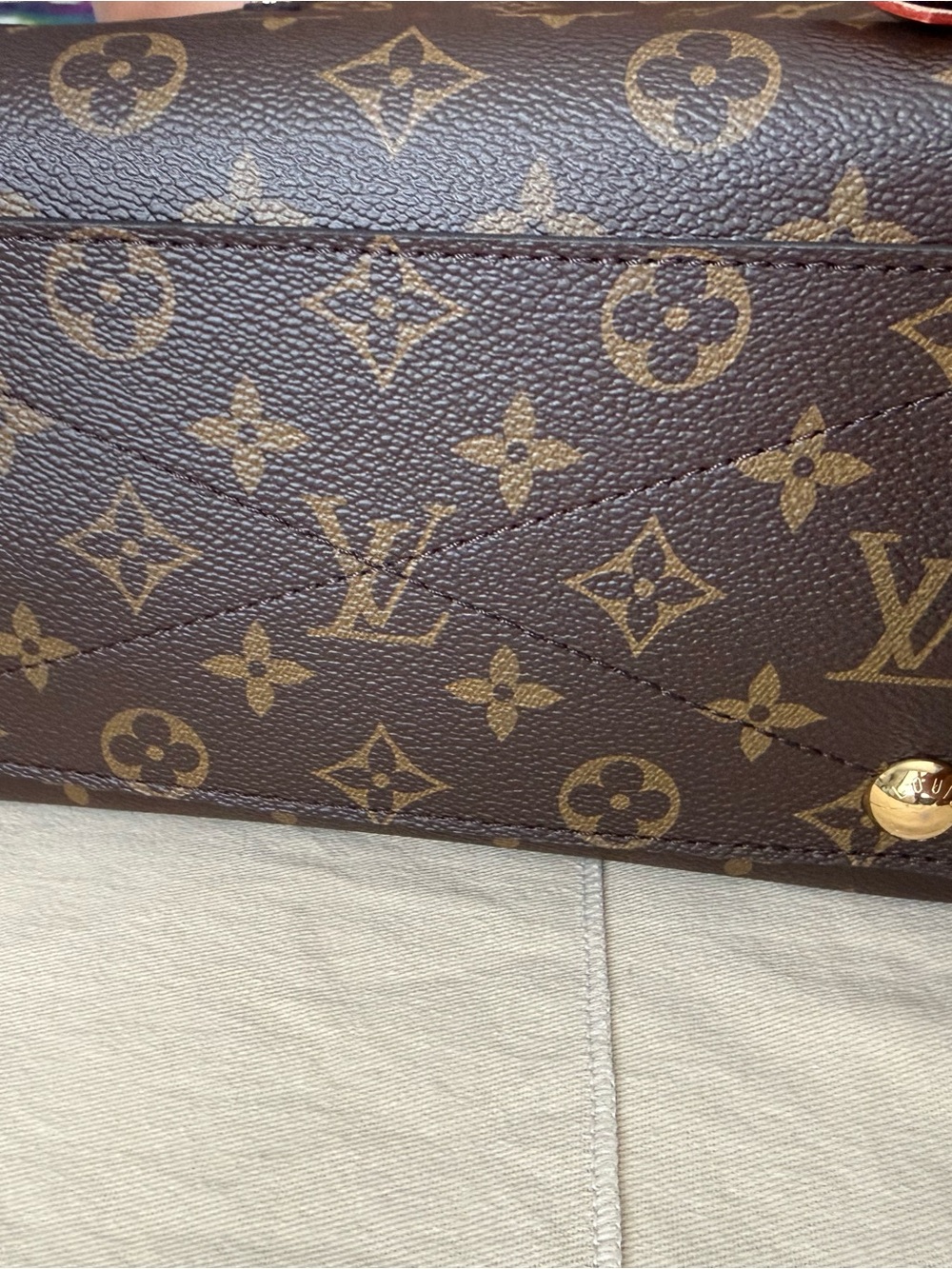Louis Vuitton Montaigne BB - Picture 7 of 17